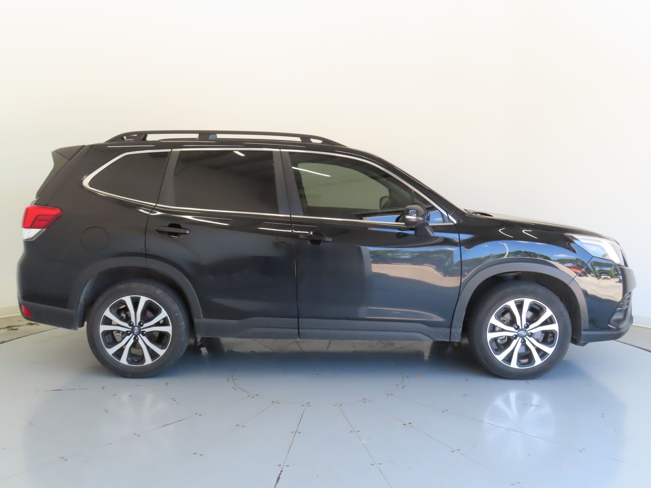 2023 Subaru Forester Limited photo 2