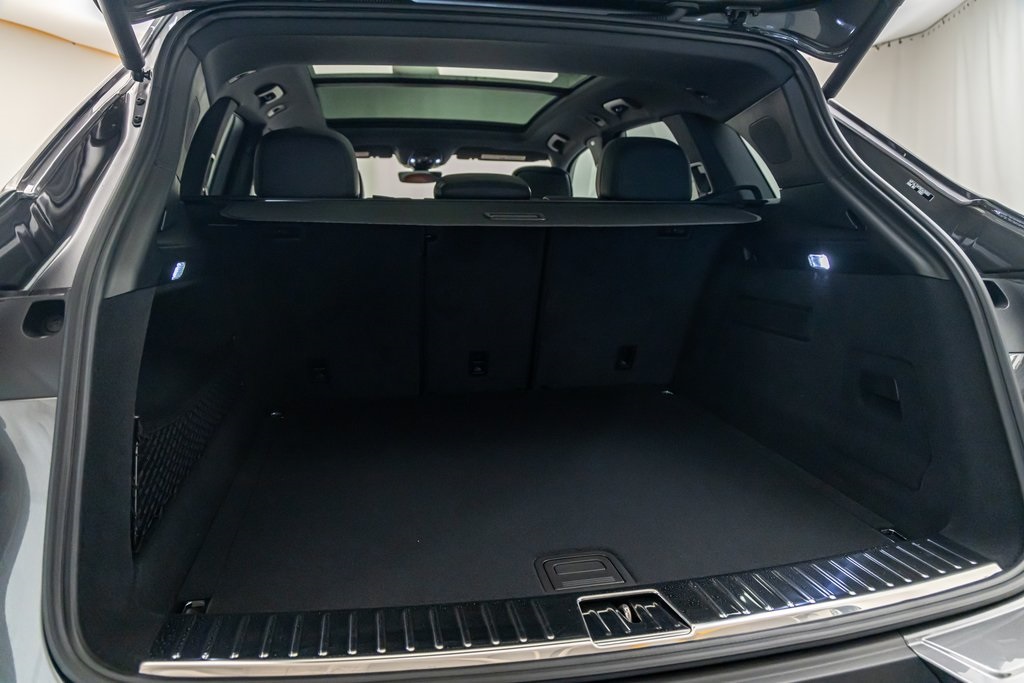 2024 Porsche Cayenne S photo 21