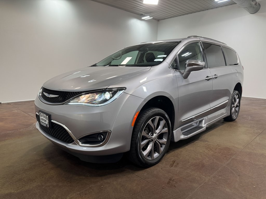 2018 Chrysler Pacifica Limited photo 42