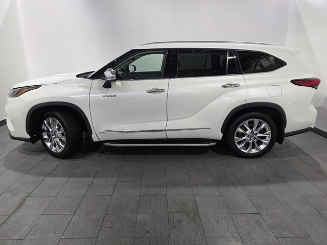 2021 Toyota Highlander Hybrid Limited photo 2