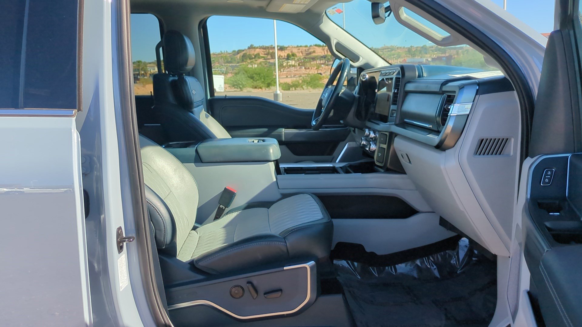 2024 Ford F-250 Limited photo 29