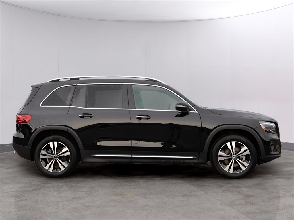 2025 Mercedes Benz GLB 250 4MATIC photo 4