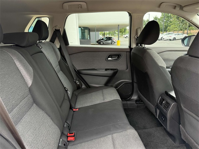 2023 Nissan Rogue SV photo 14