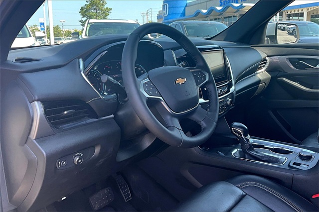 2022 Chevrolet Traverse Leather photo 16