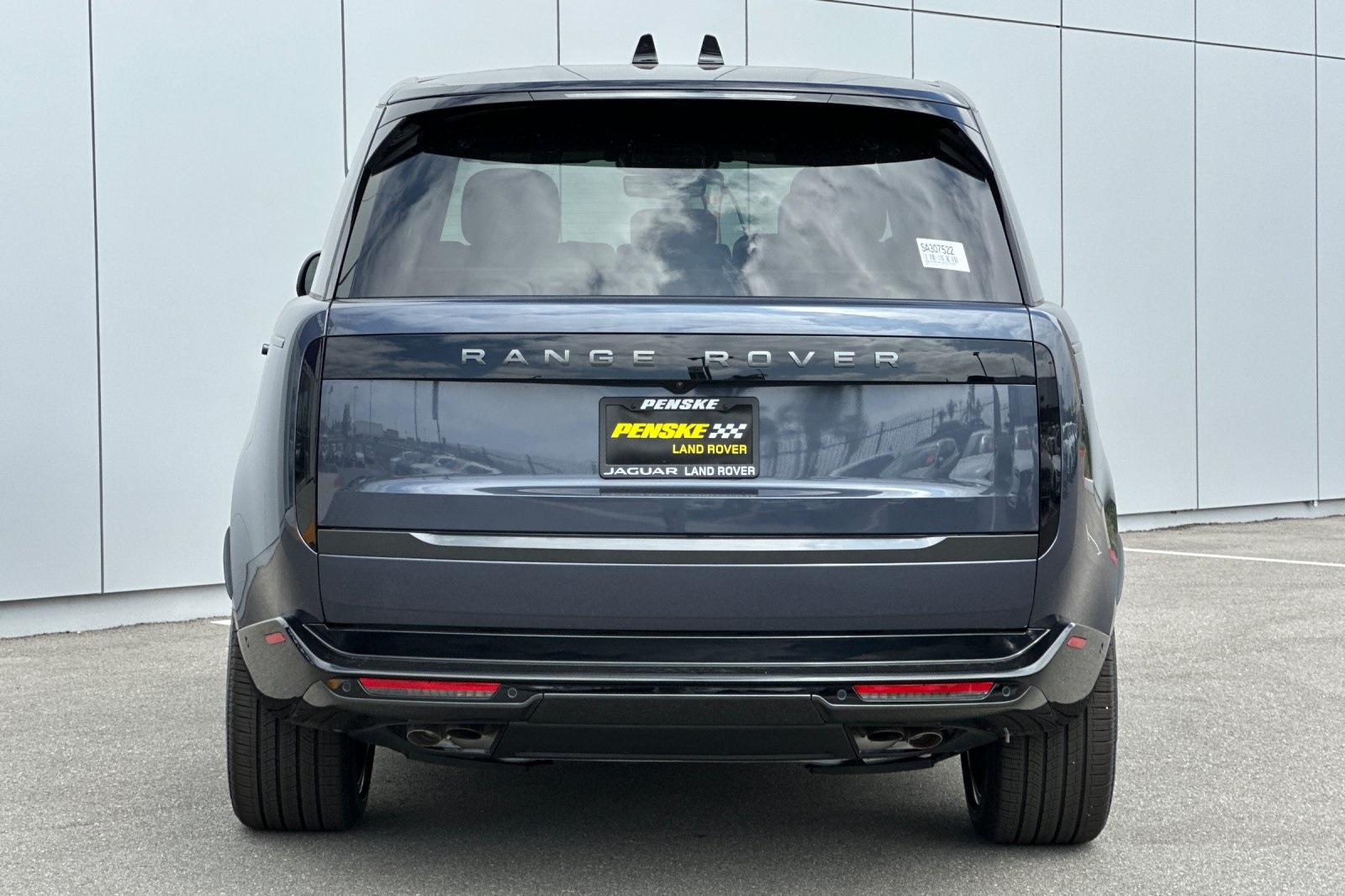 2025 Land Rover Range Rover SE photo 5
