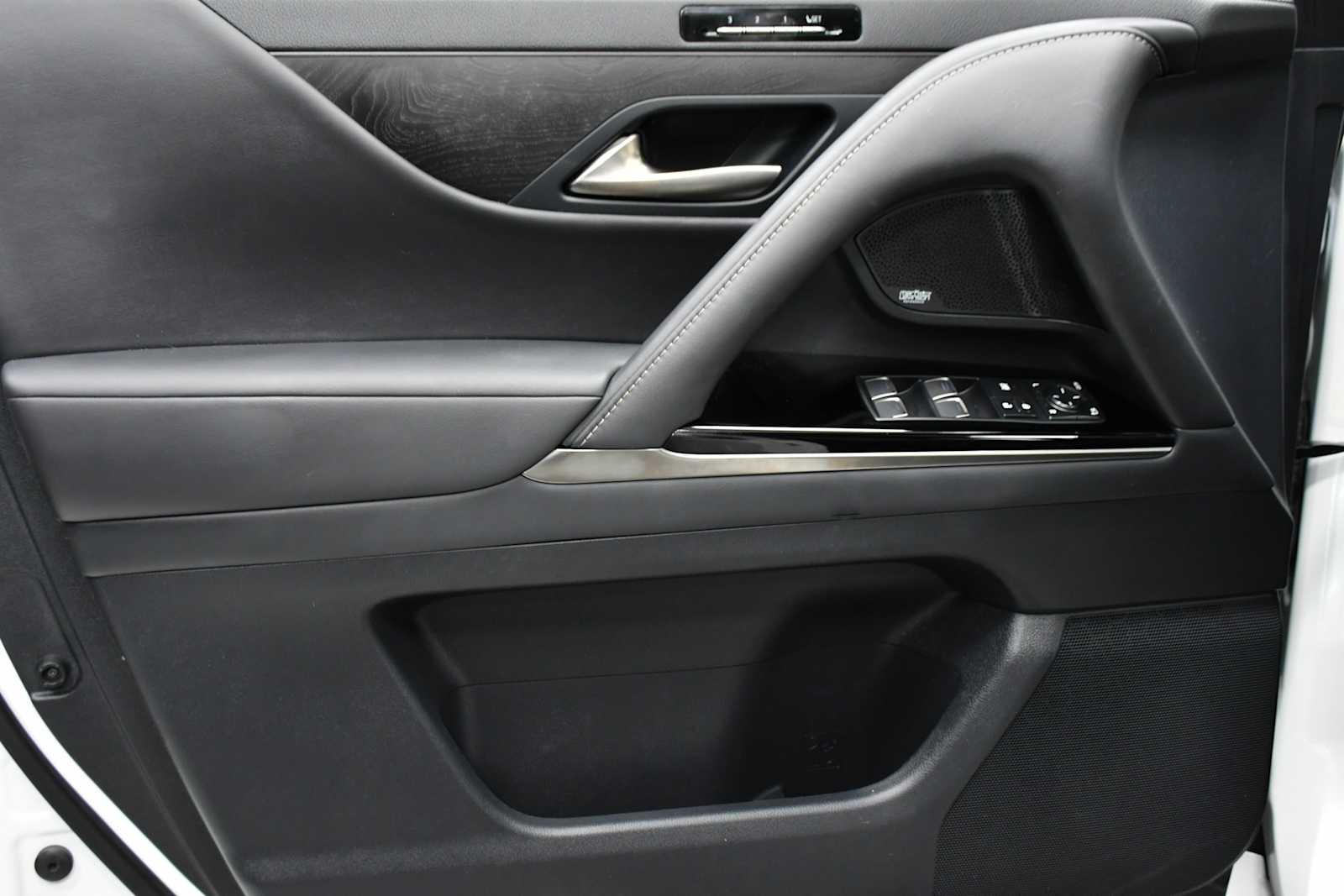 2023 Lexus LX 600 Luxury photo 10