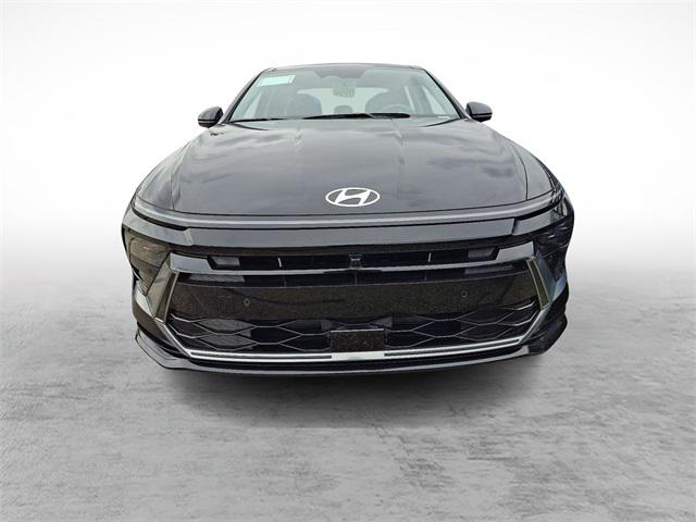 2026 Hyundai Sonata Hybrid Limited photo 2