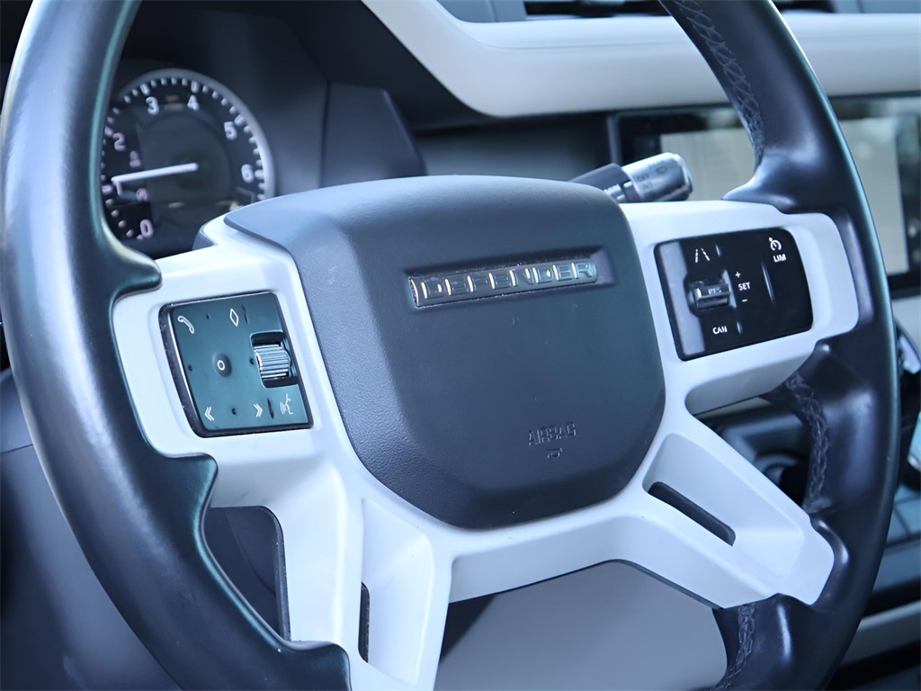 2022 Land Rover Defender 110 SE photo 13