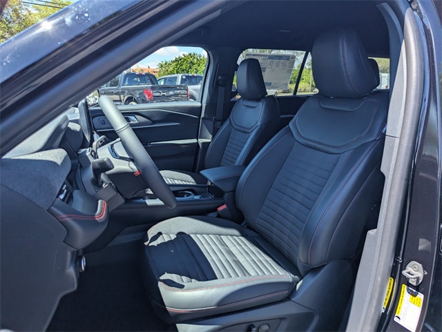 2025 Ford Explorer ST-Line photo 3