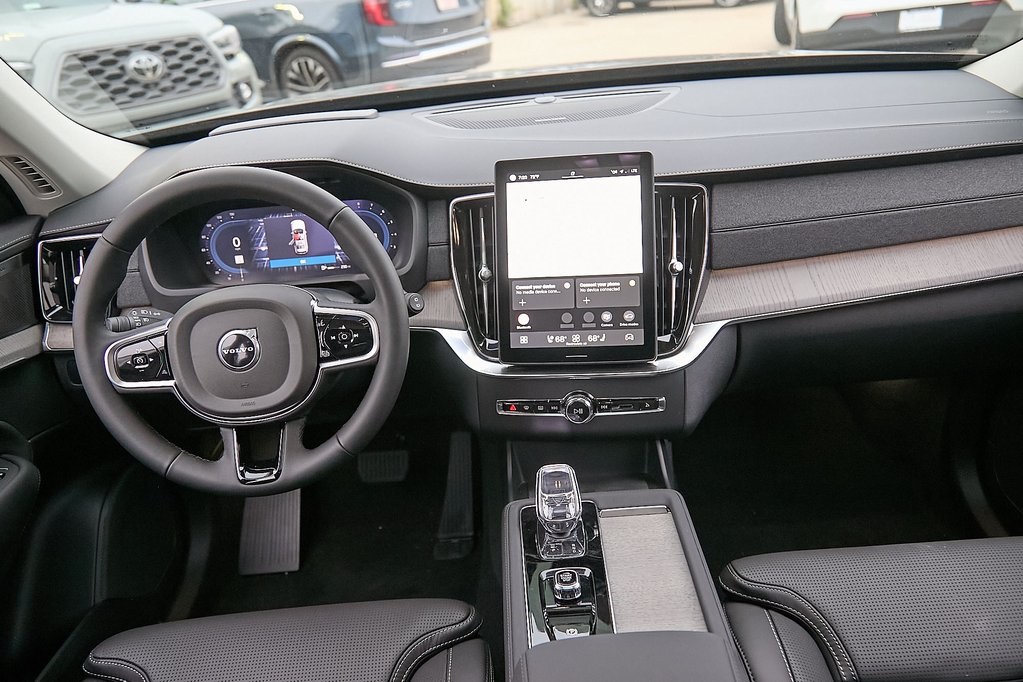 2025 VOLVO XC90 - Image 26