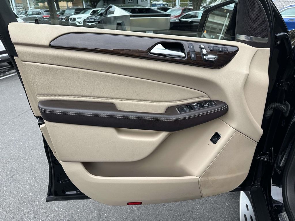 2016 Mercedes Benz GLE 350 photo 30