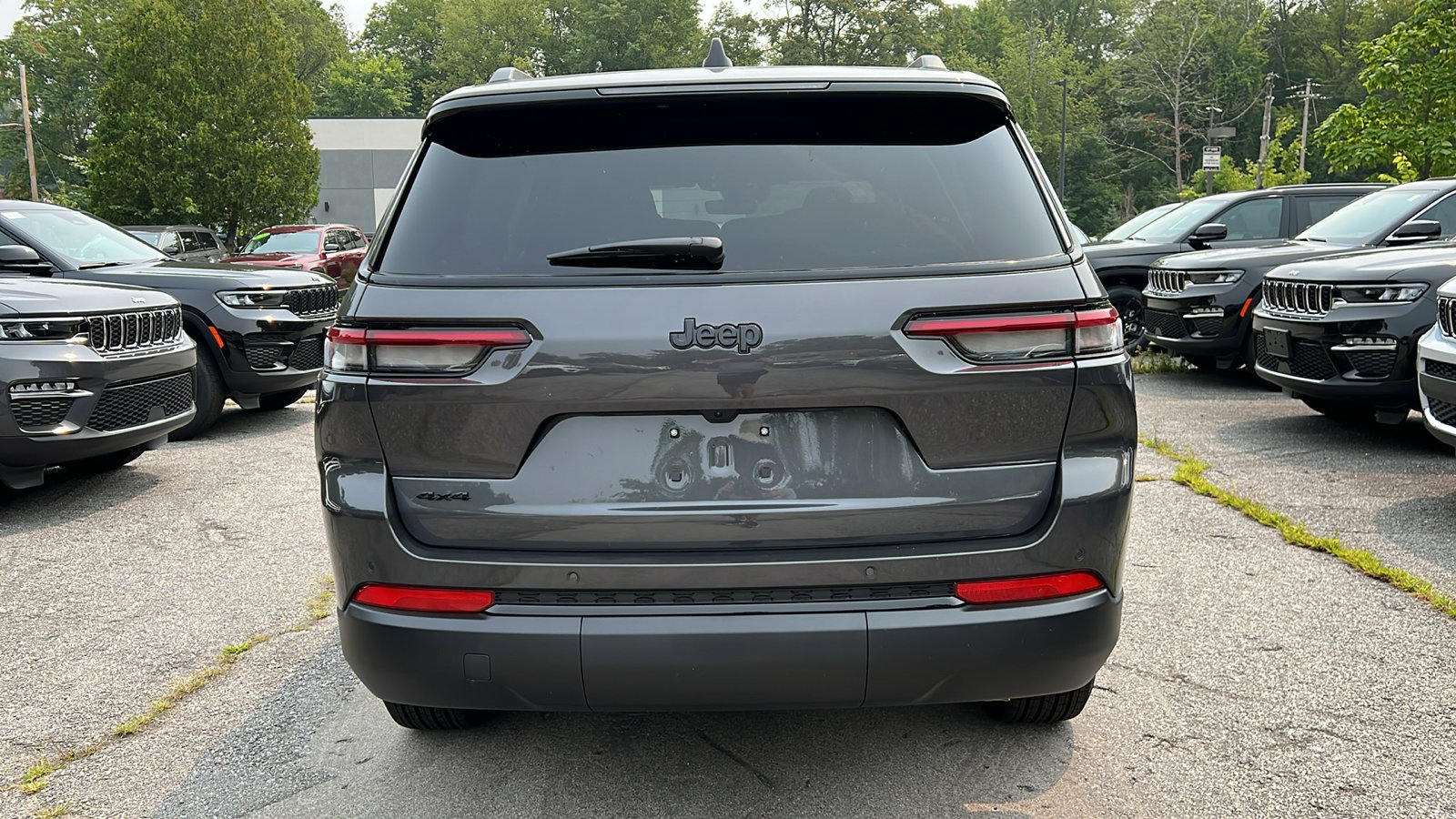 2025 Jeep Grand Cherokee Altitude X photo 2