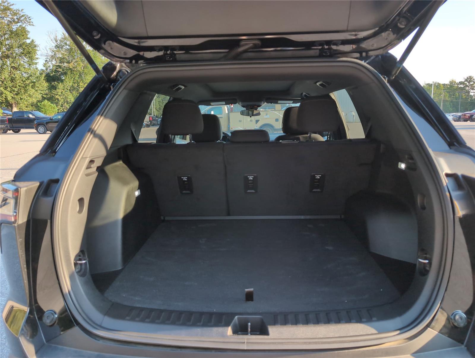 2025 Chevrolet Equinox LT photo 28
