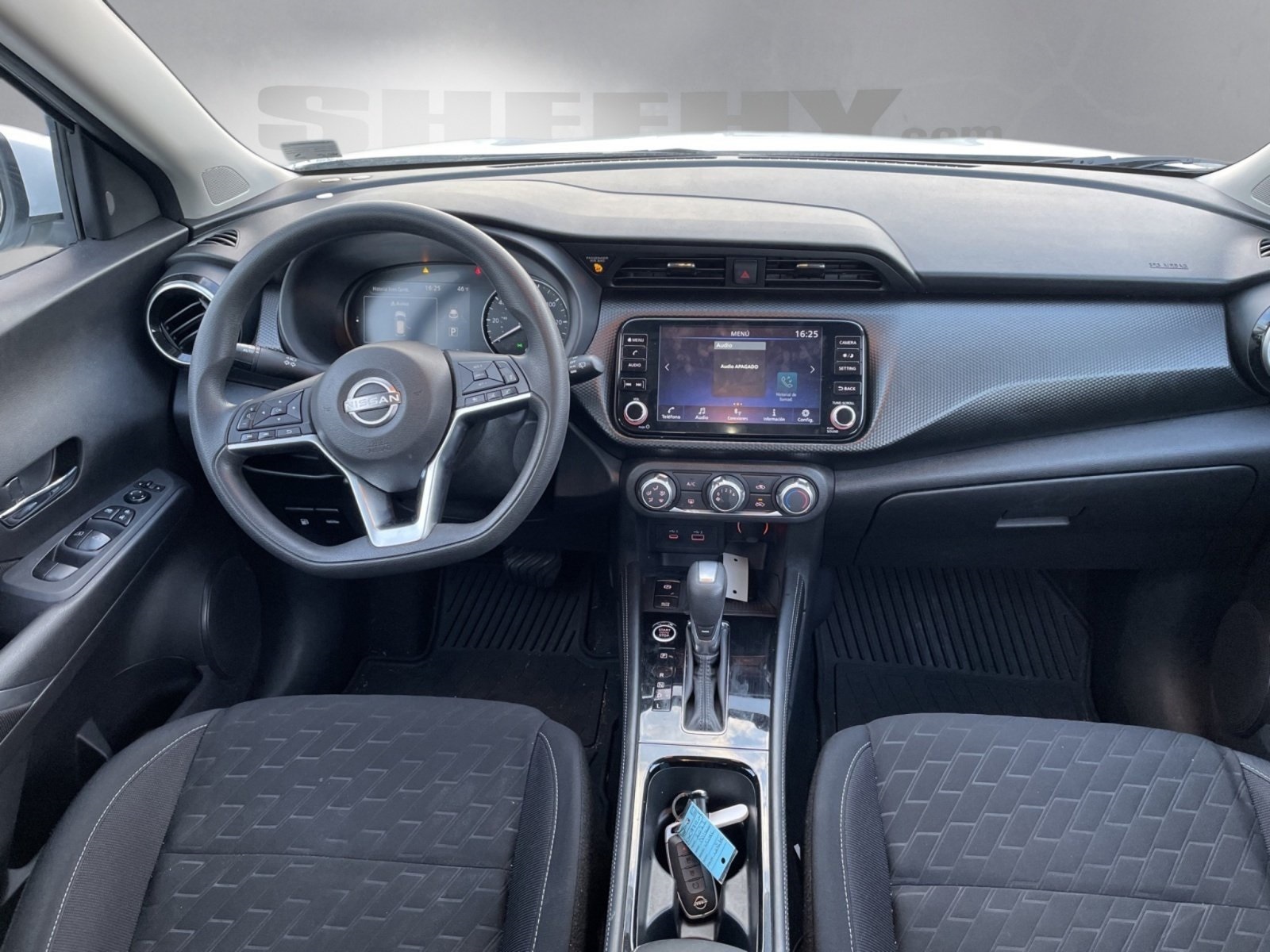 2023 Nissan Kicks SV photo 3