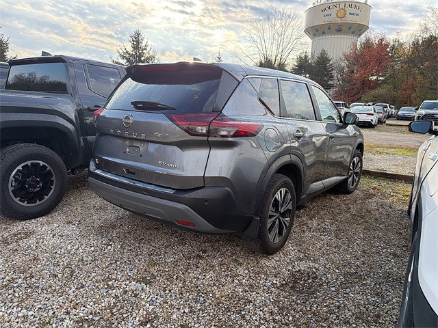 2023 Nissan Rogue SV photo 3