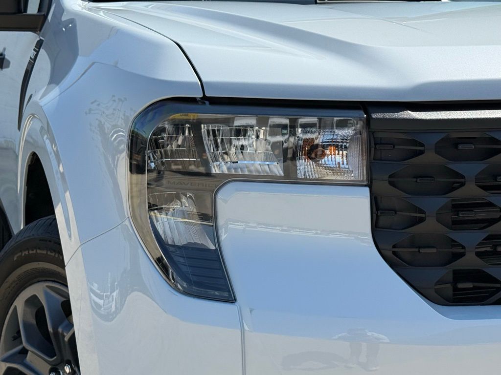2025 Ford Maverick XLT photo 2