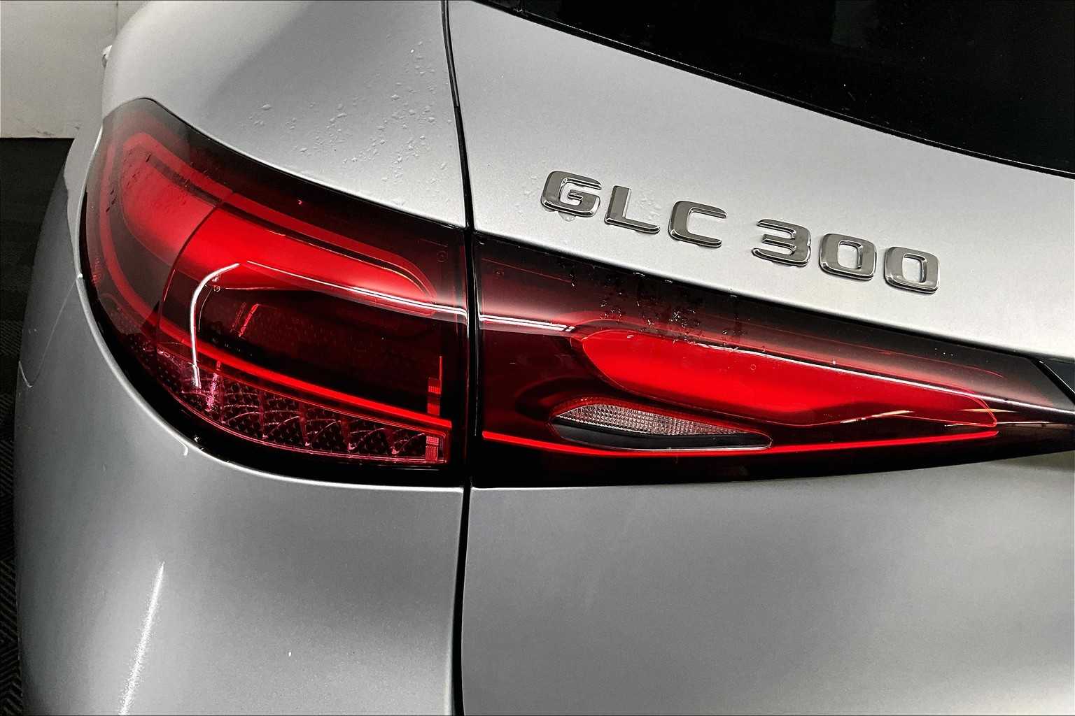 2024 Mercedes Benz GLC 300 4MATIC photo 6