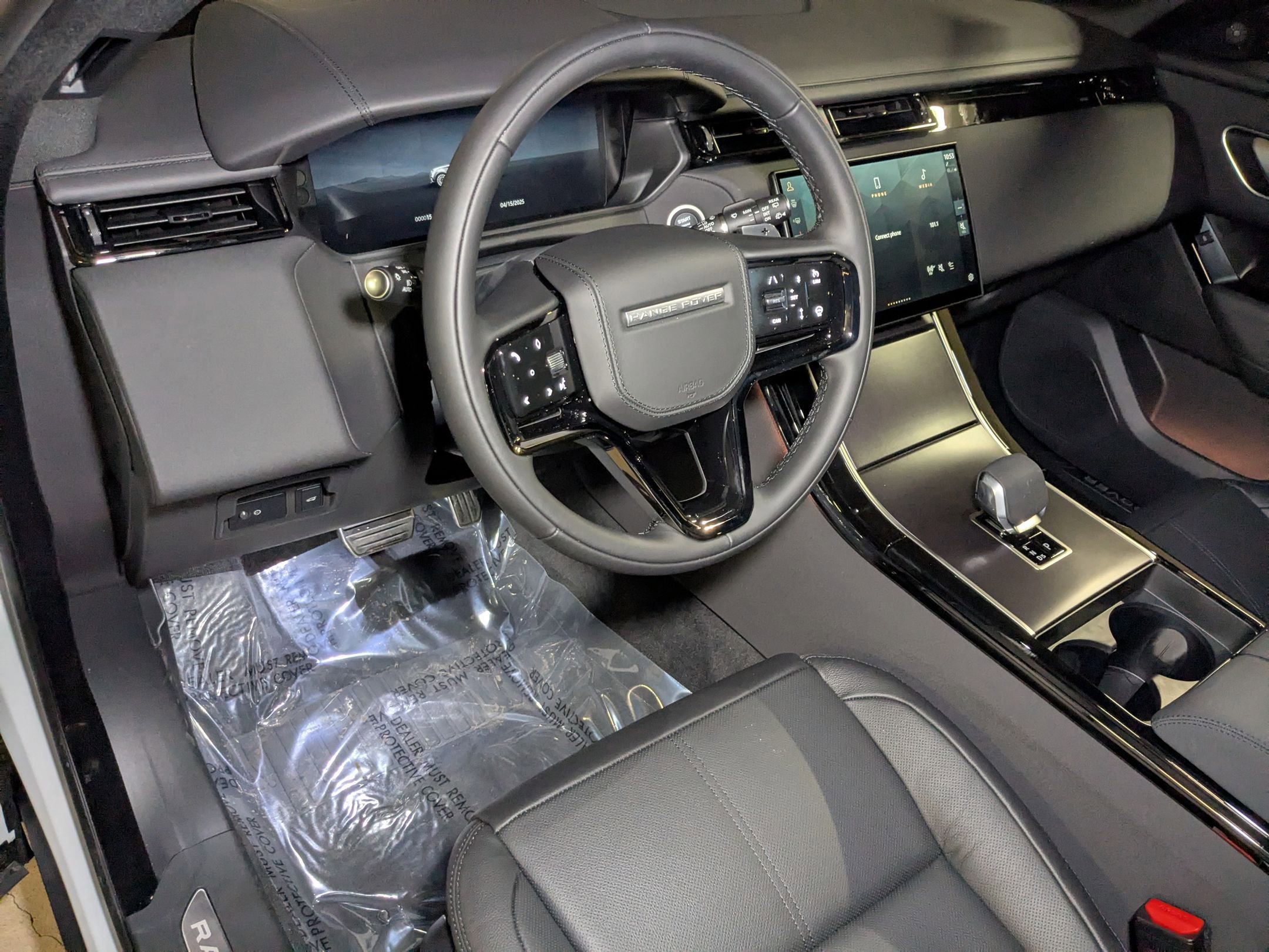 2026 Land Rover Range Rover Velar SE photo 2