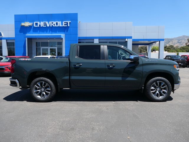 2025 Chevrolet Silverado 1500 LT photo 2