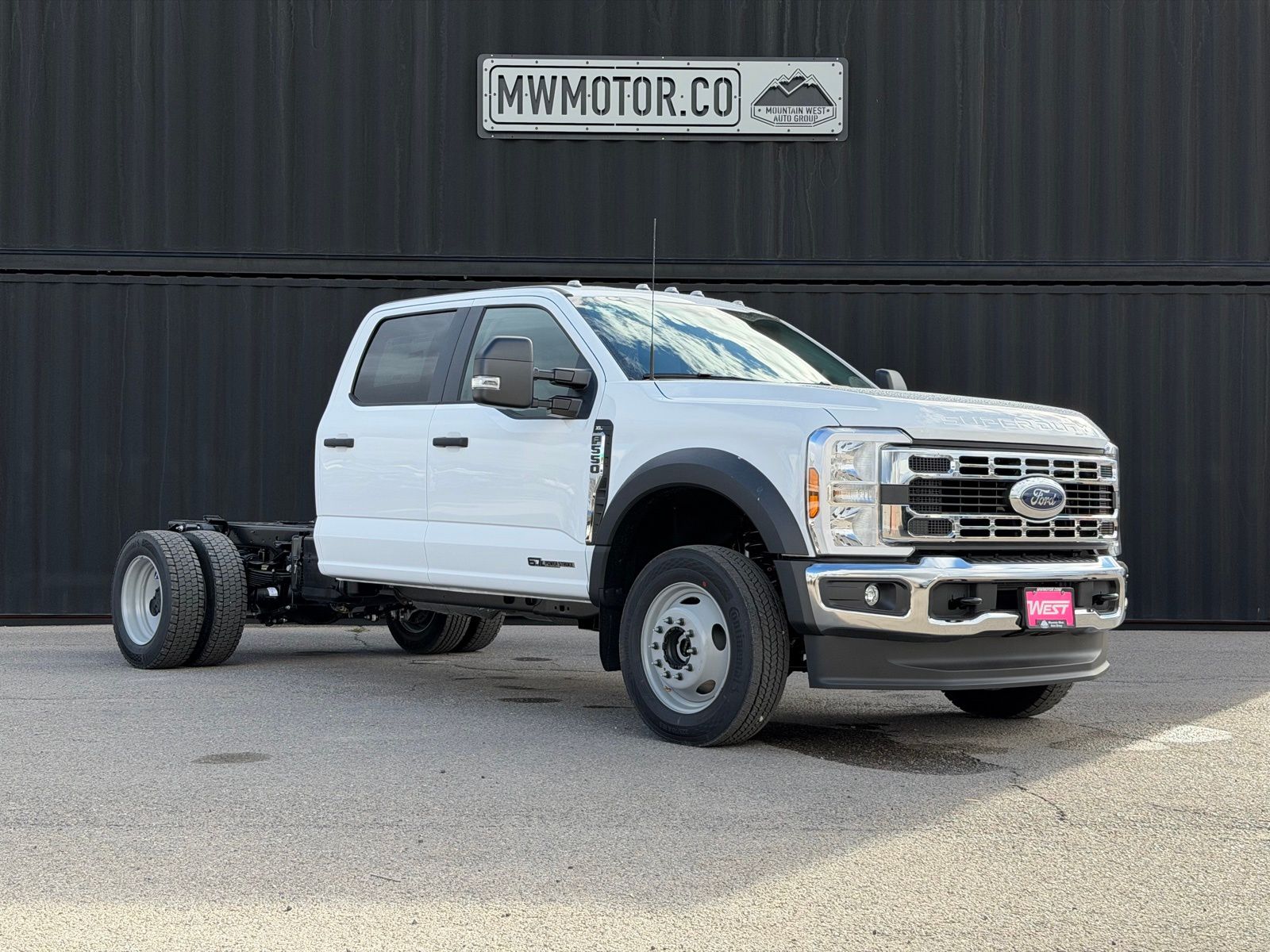 2026 Ford F-550 Super Duty Chassis Cab XL's photo