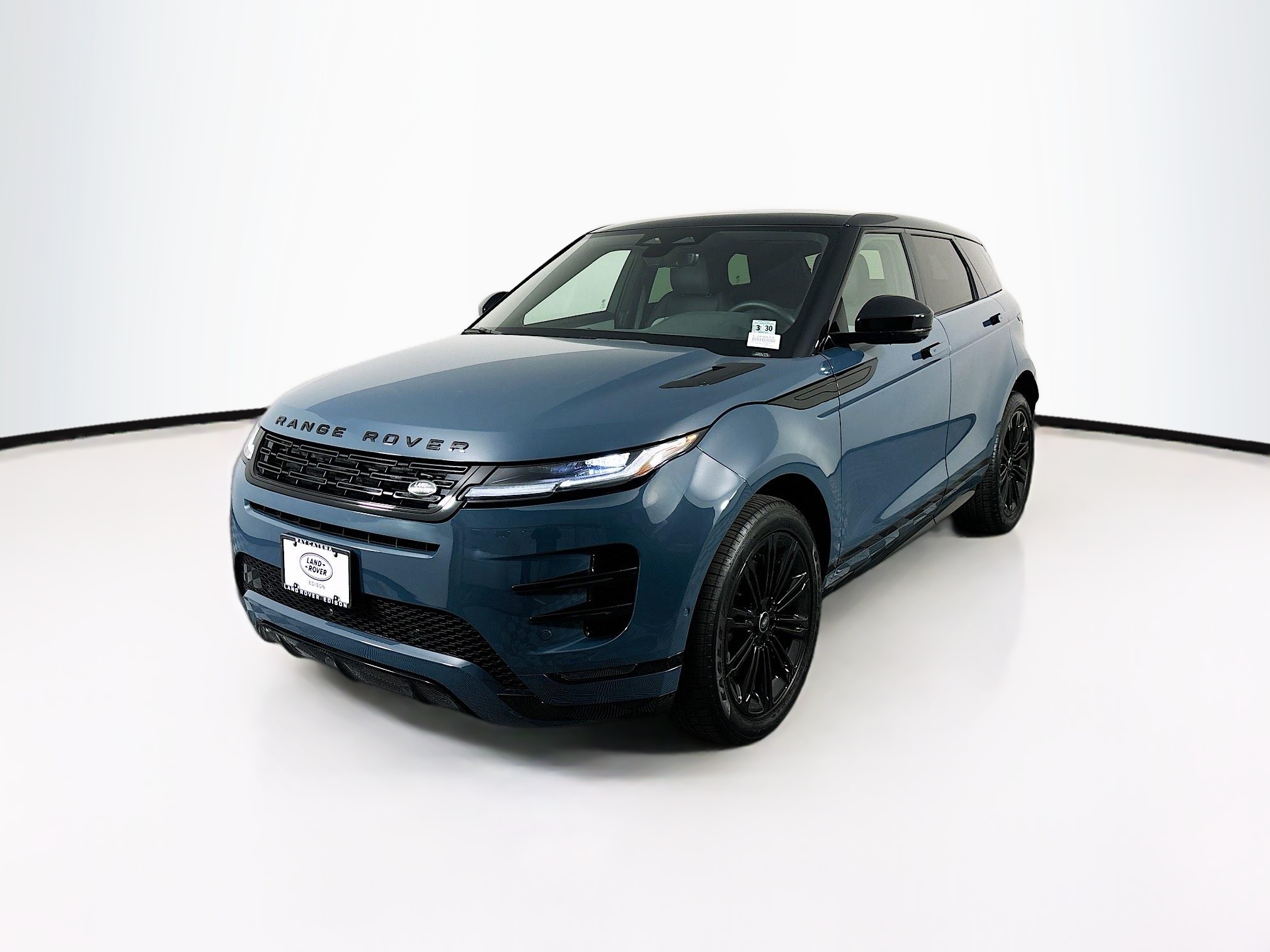 2026 Land Rover Range Rover Evoque Dynamic SE's photo