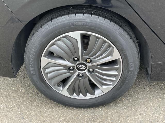 2021 Hyundai Ioniq Plug-In Hybrid Limited photo 7