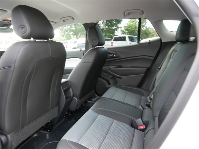 2025 Chevrolet Trax LT photo 14