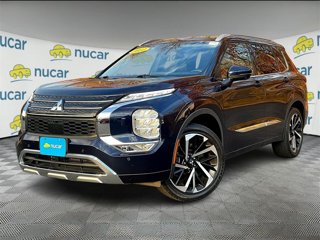 2022 Mitsubishi Outlander SEL photo 2