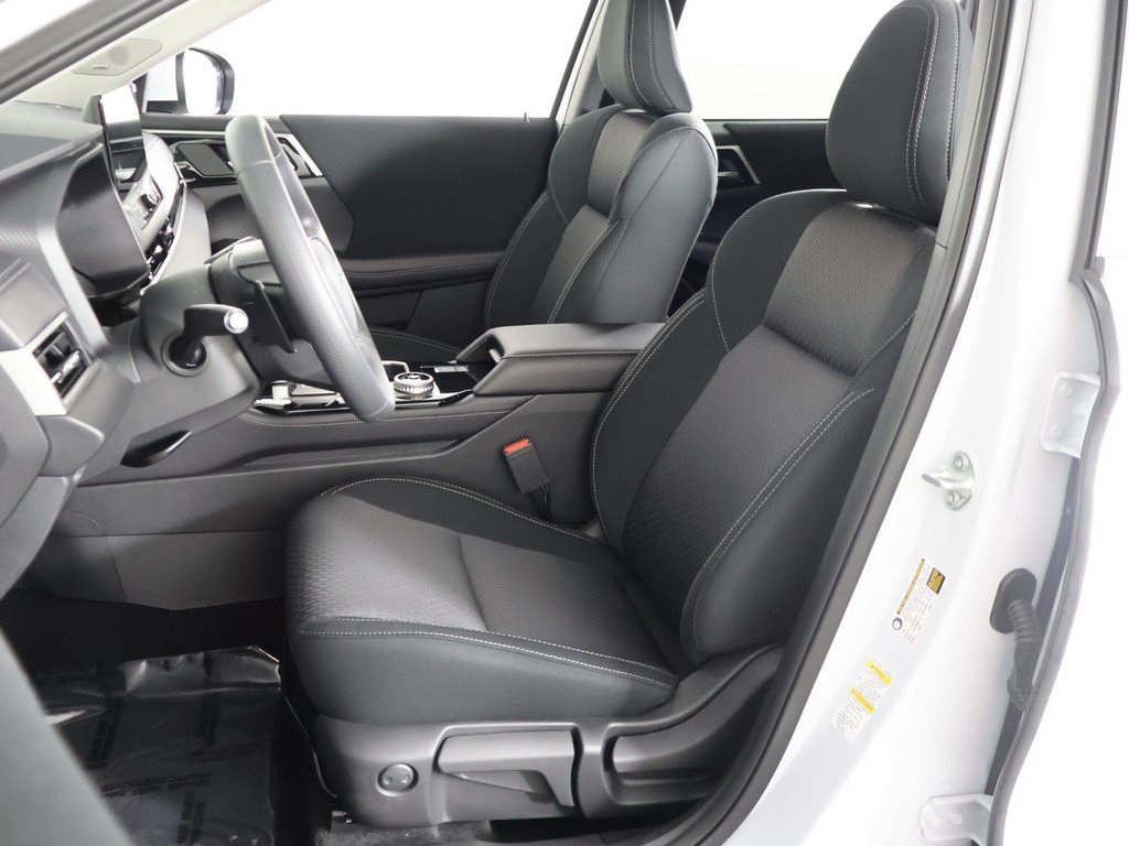 2025 Mitsubishi Outlander ES photo 26