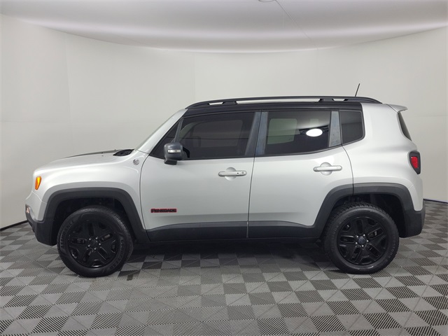 2018 Jeep Renegade Trailhawk photo 2