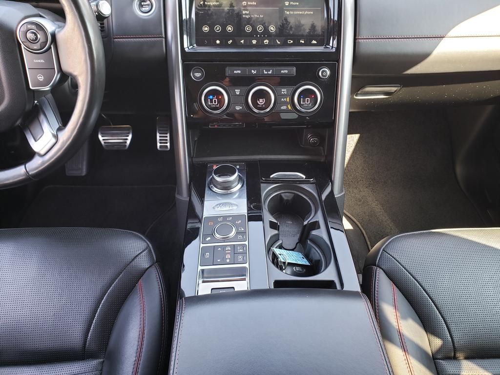 2018 Land Rover Discovery HSE photo 21