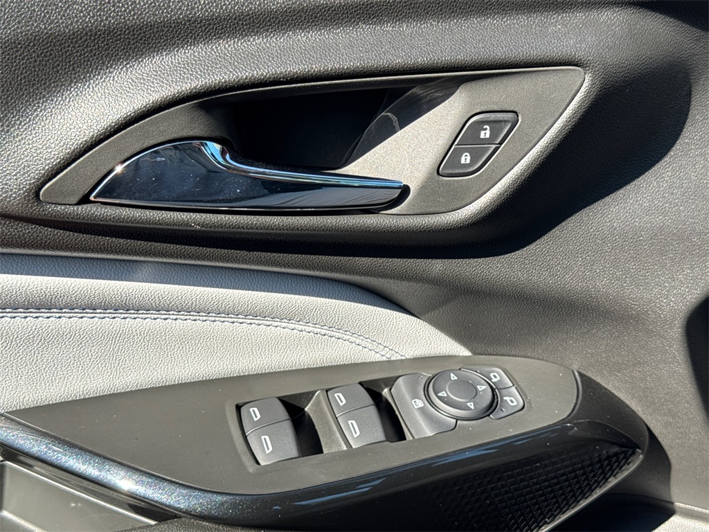 2025 Chevrolet Trax LT photo 26