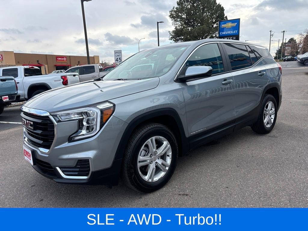 2024 GMC Terrain SLE's photo