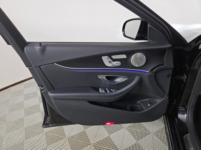 2022 Mercedes Benz E 4MATIC photo 21