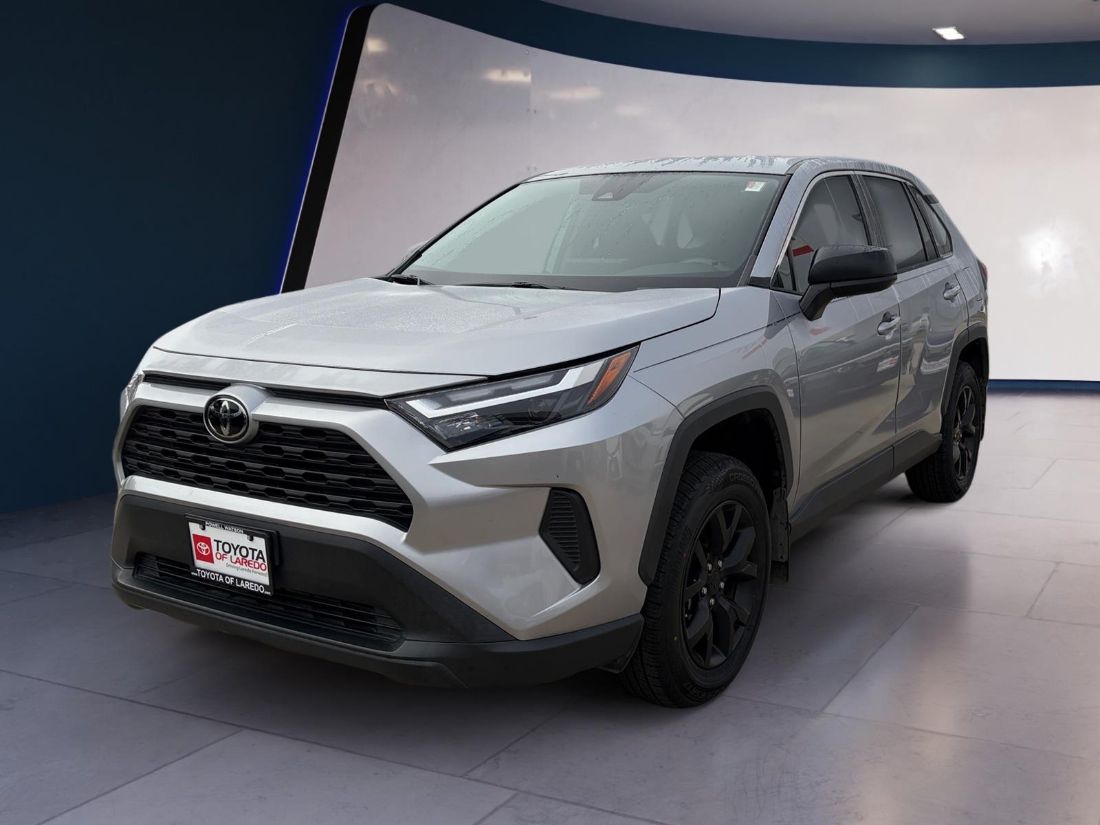 2023 Toyota RAV4 LE's photo