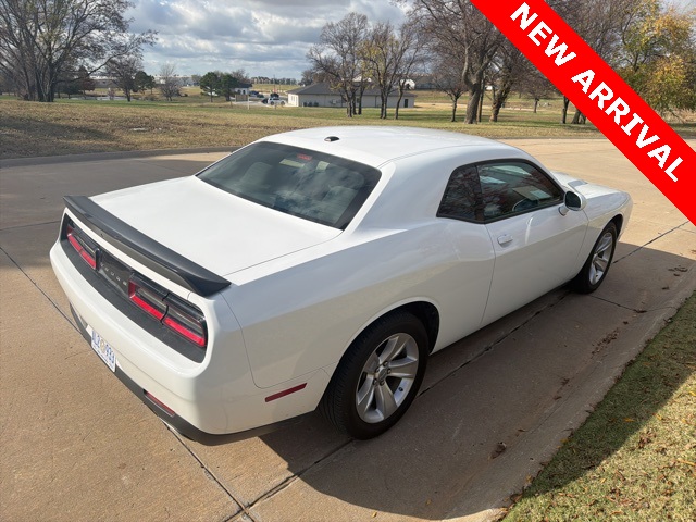 2023 Dodge Challenger SXT photo 3