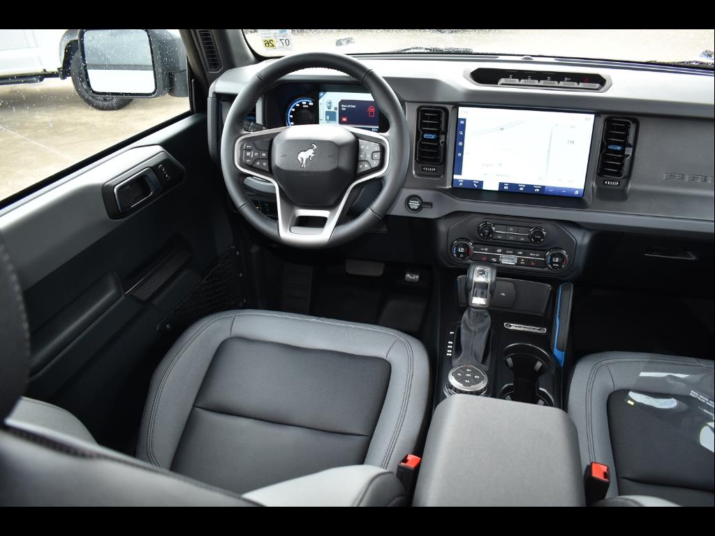 2024 Ford Bronco Black Diamond photo 4