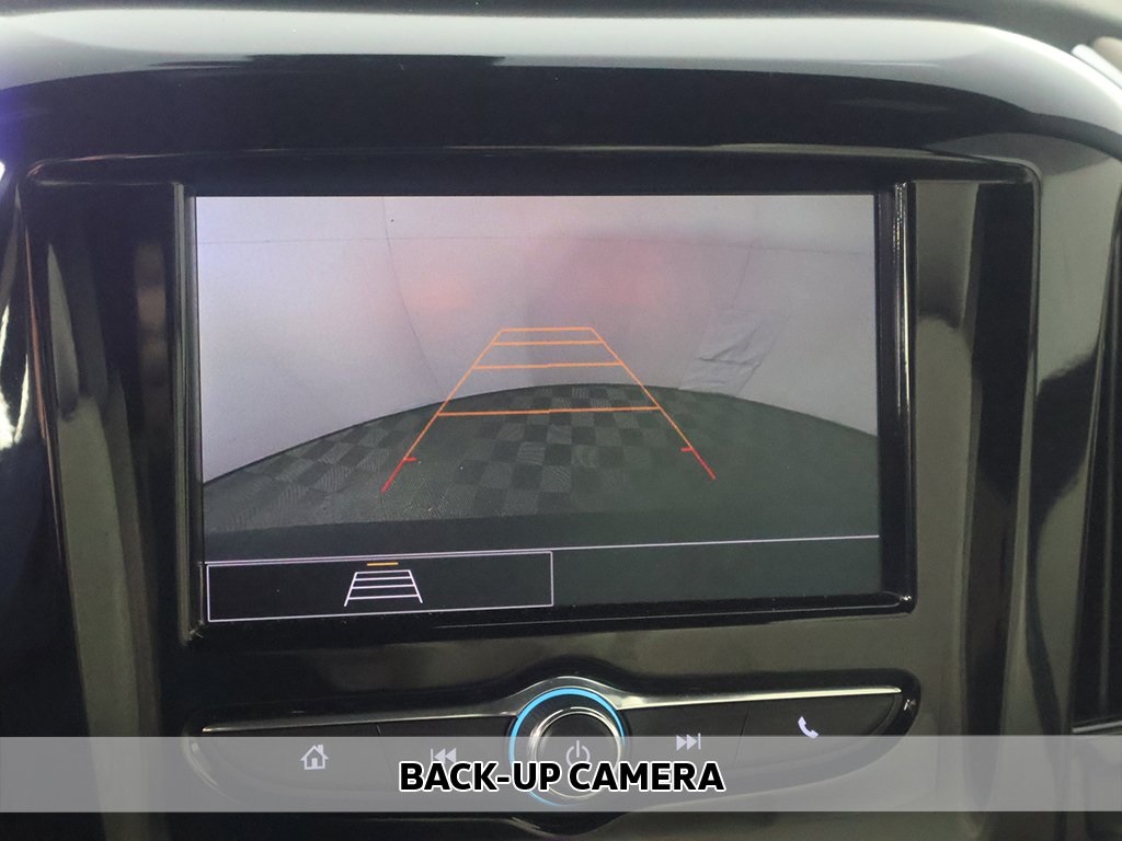 2022 Chevrolet Traverse LS photo 3