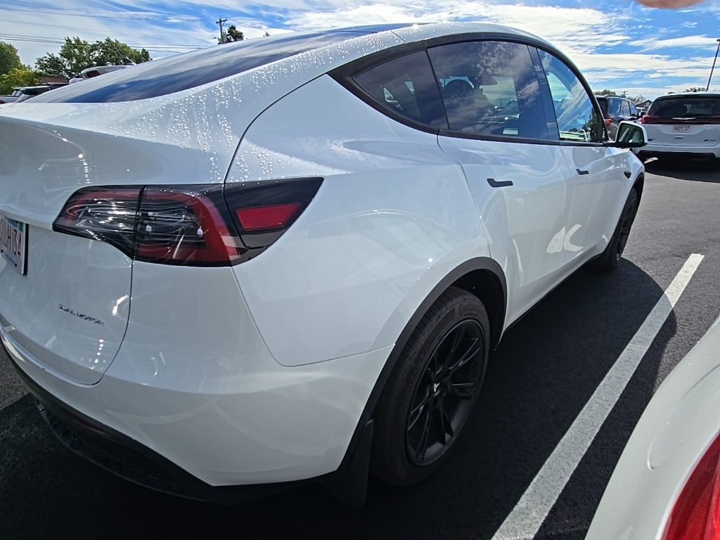 2023 Tesla Model Y Long Range photo 9