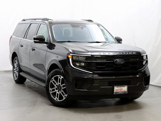 2025 Ford Expedition Active's photo