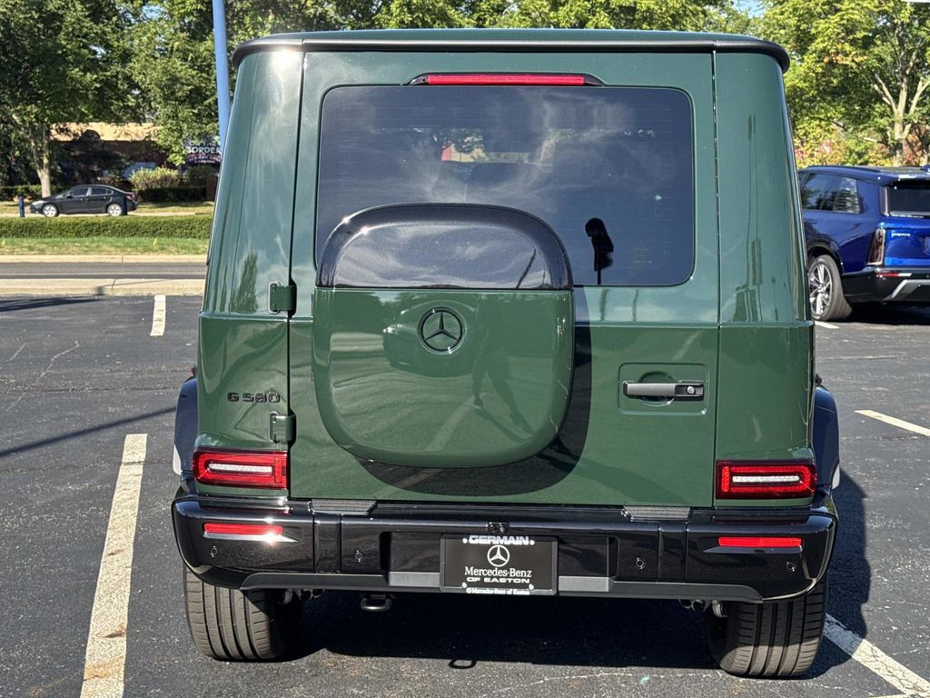 2025 Mercedes Benz G photo 4