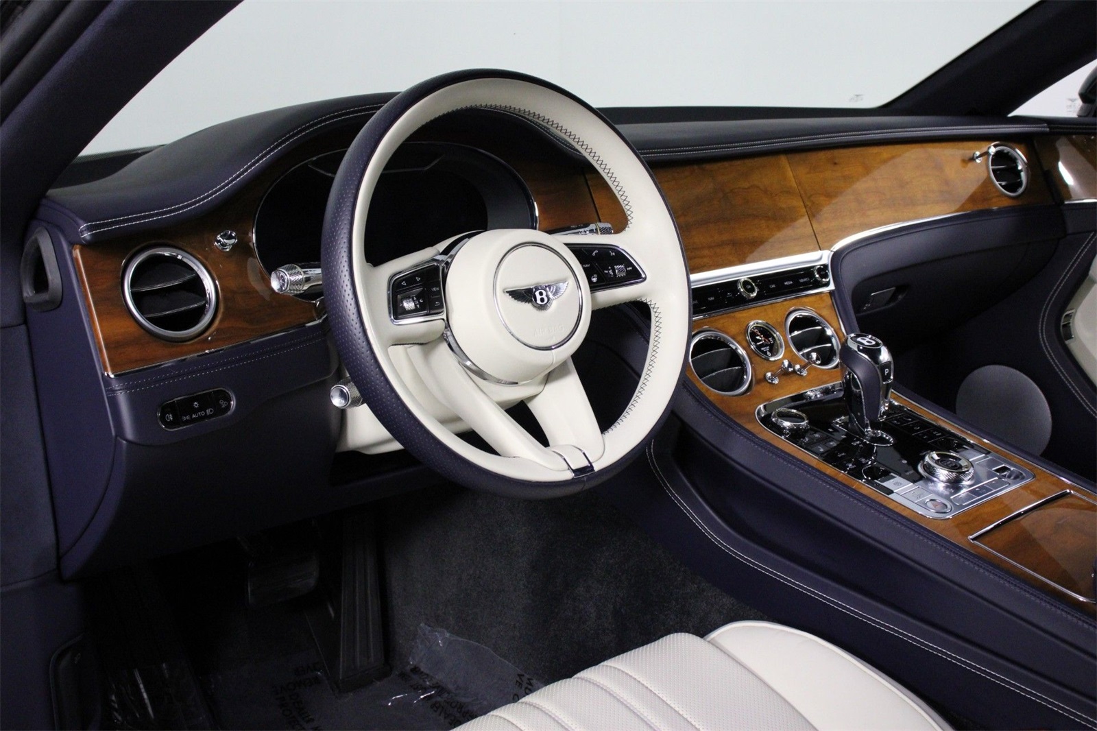 2024 Bentley Continental GT V8 photo 13