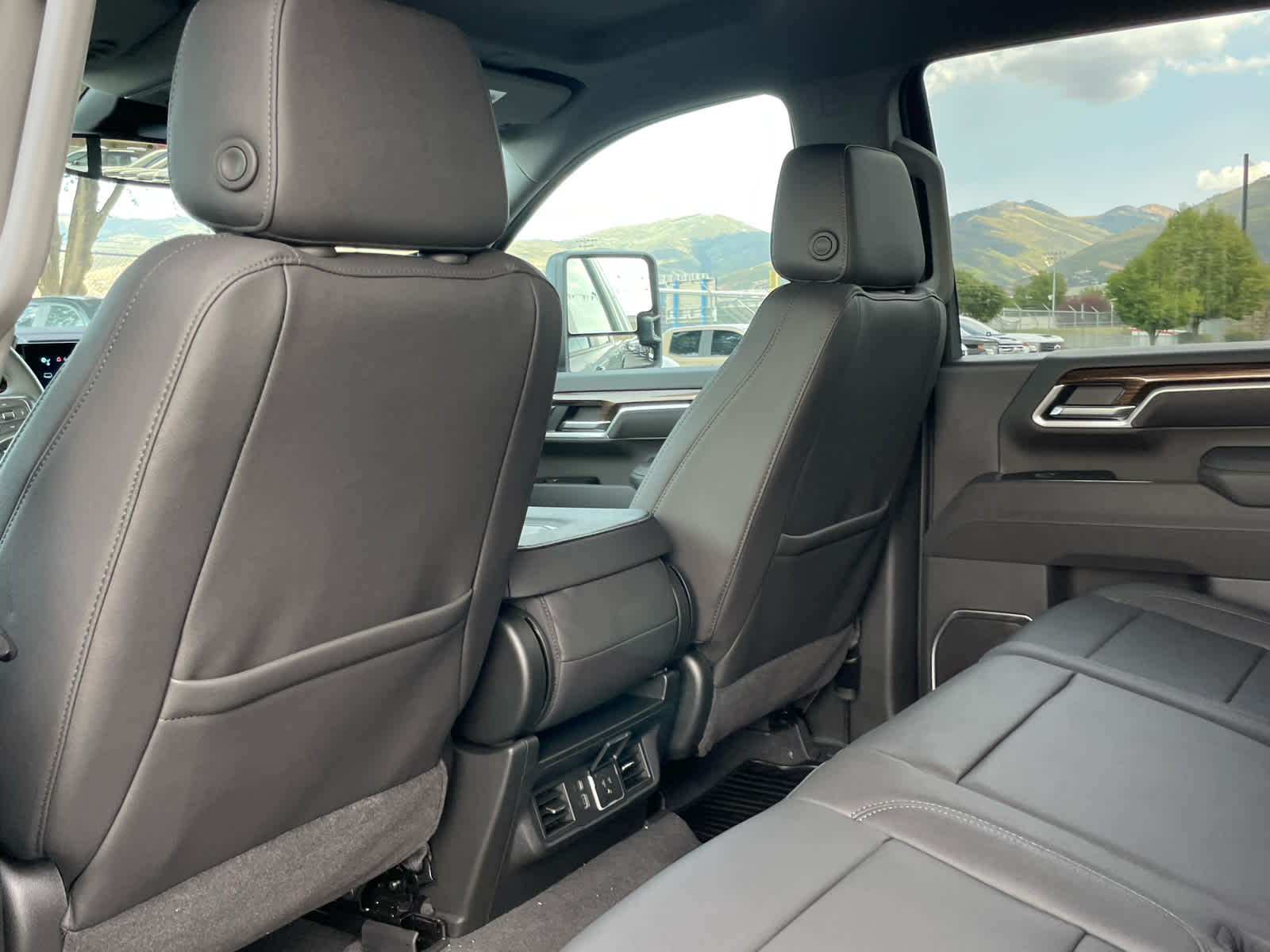 2025 Chevrolet Silverado 3500HD LT photo 20