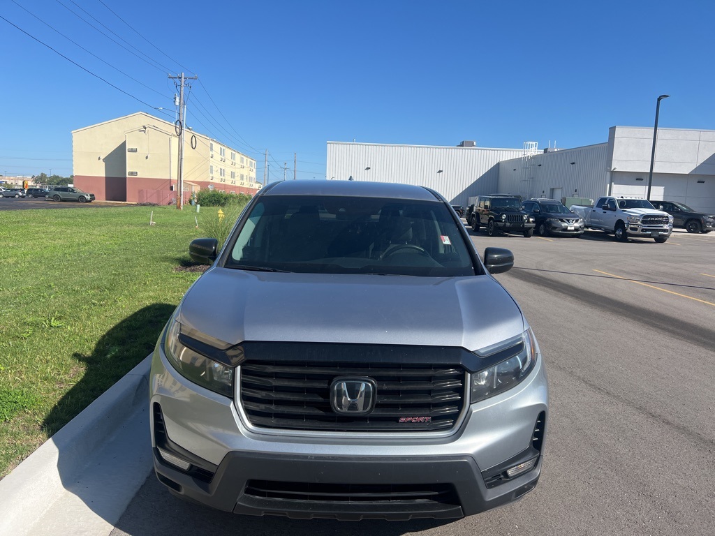 2021 Honda Ridgeline Sport photo 2