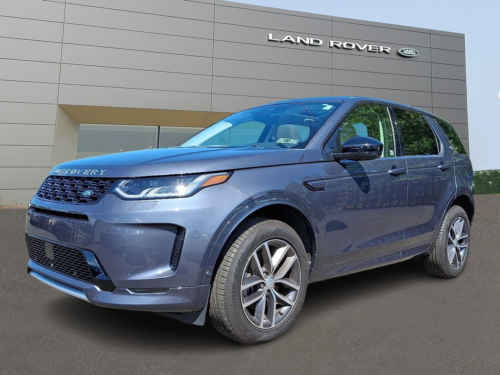 2025 Land Rover Discovery Sport S's photo