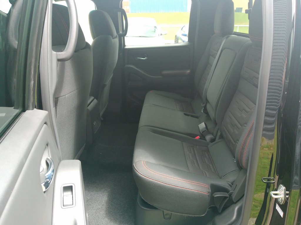 2025 Nissan Frontier Crew Cab PRO-4X photo 17