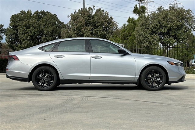 2025 Honda Accord SE photo 3