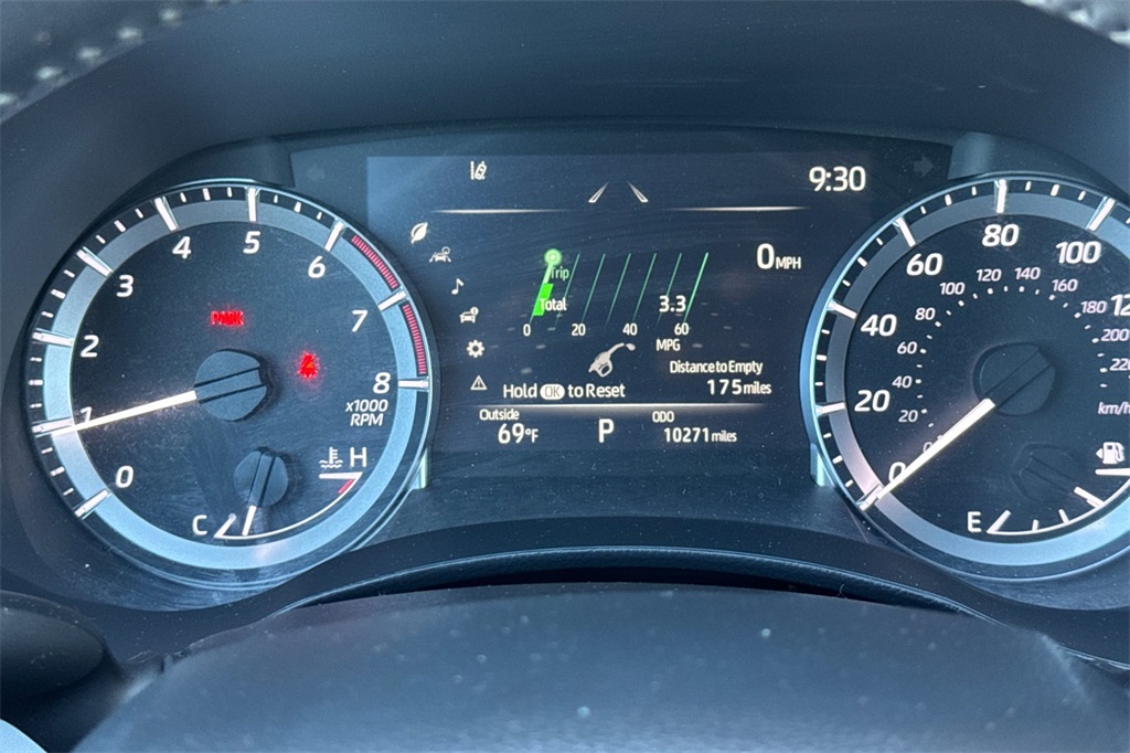 2024 Toyota Highlander LE photo 29