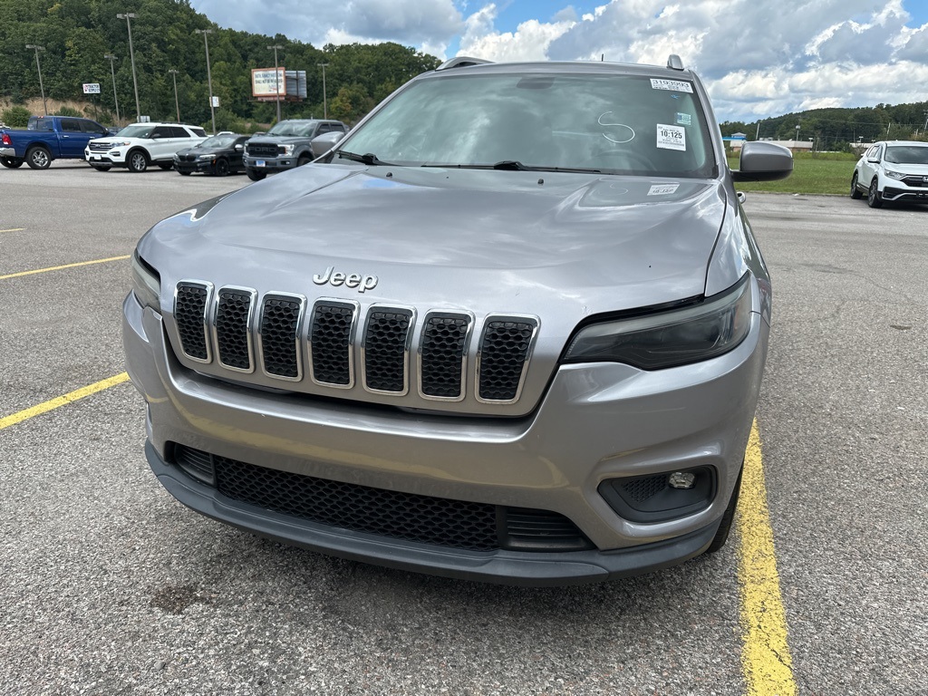 2019 Jeep Cherokee Latitude photo 2