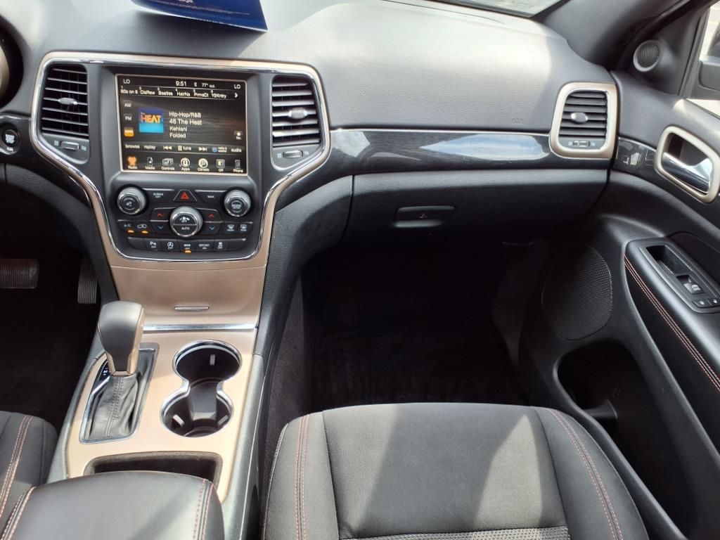 2017 Jeep Grand Cherokee Laredo photo 5
